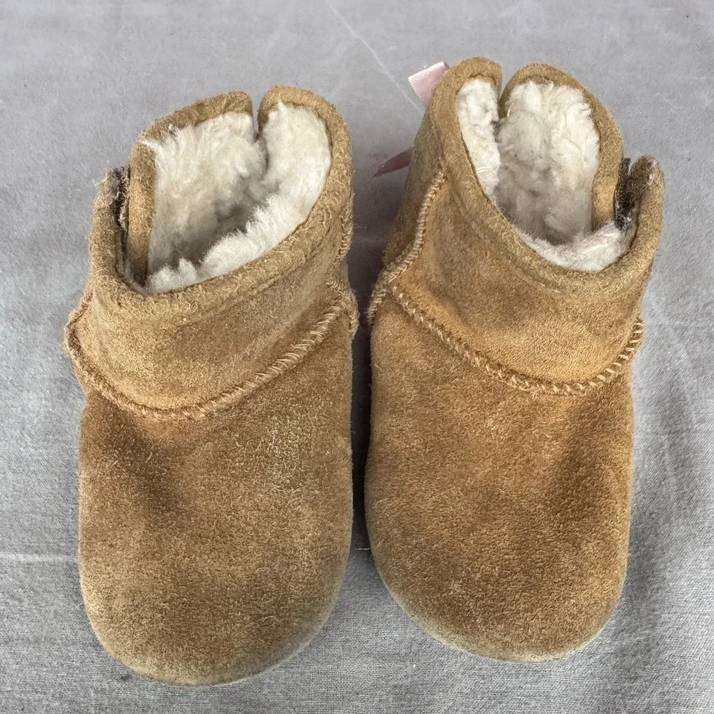 Size 4/5c - UGG Jesse Bow Children S Fuzzy Comfortable Brown‎ Boot 1018452I